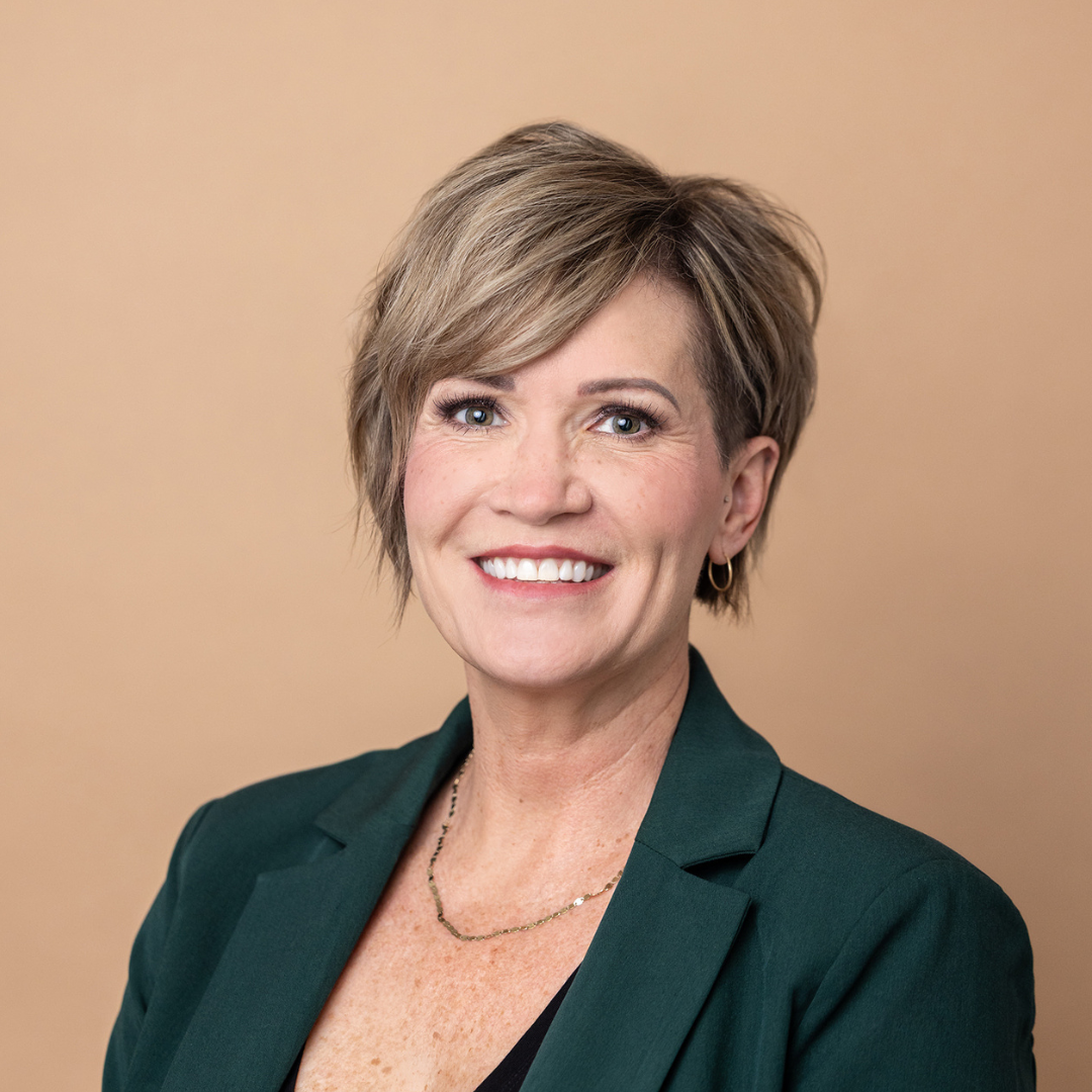 Dana Headshot Square